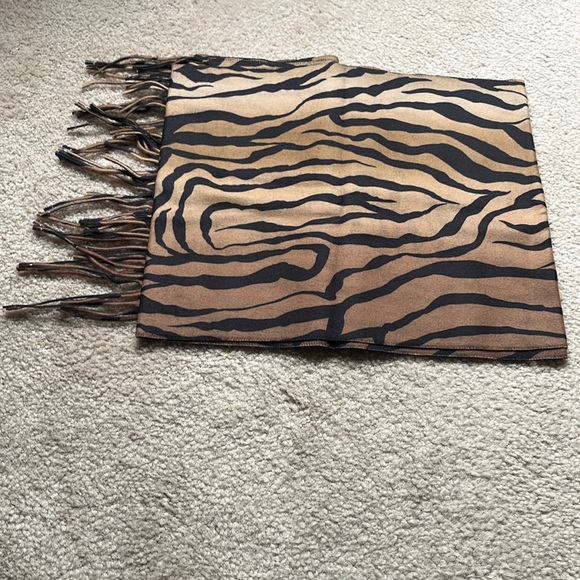 NWT Vintage Cashmink Prints V. Fraas Animal Print Scarf - Picture 6 of 11